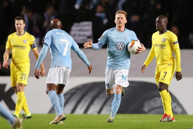 展示他极高 展示他极高