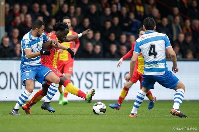 在撬动足球 在撬动足球